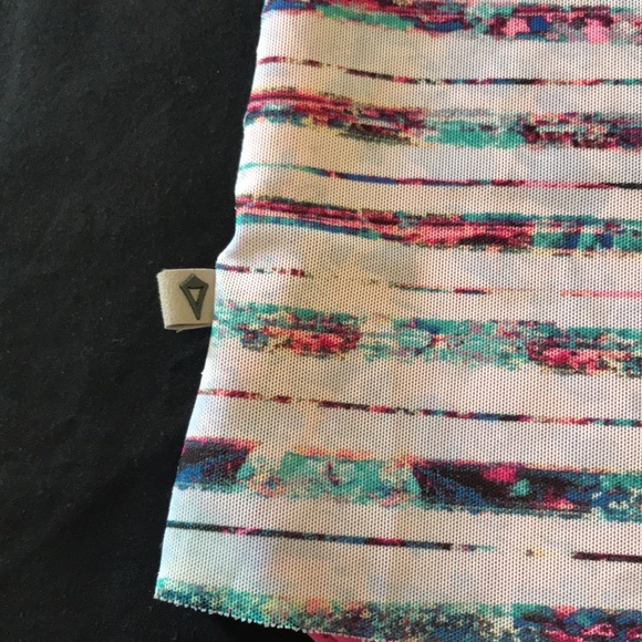 Ivivva Pink Reversible Double Drill Mesh Top.  Size 7/8. - Picture 6 of 12